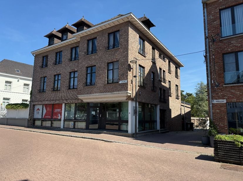 Bedrijfsvastgoed te huur in Grote Markt 65,
                    2260 Westerlo