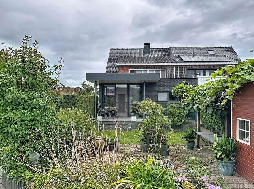 Huis te koop in Broechemsesteenweg 147,
                    2520 Emblem