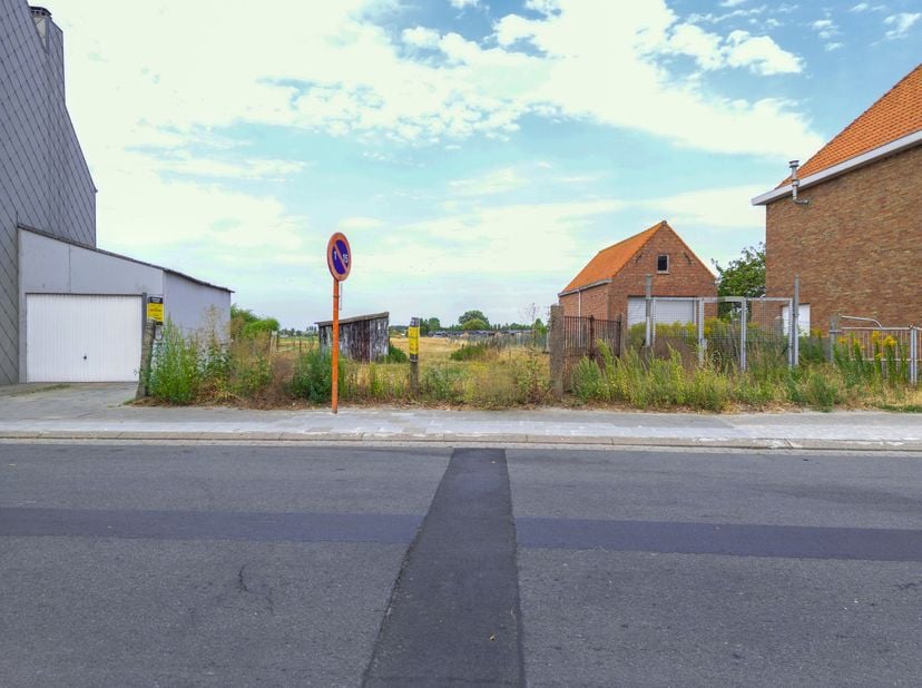 Grond te koop in Duinenstraat 134+,
                    8450 Bredene