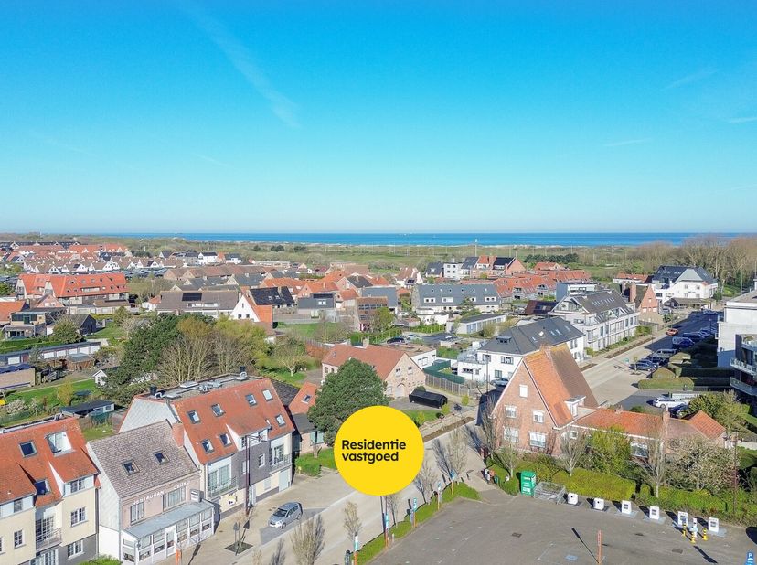 Ontdek dit instapklare gelijkvloers appartement gelegen op een toplocatie, op wandelafstand van strand, zee.<br />
Dit recente appartement combineert