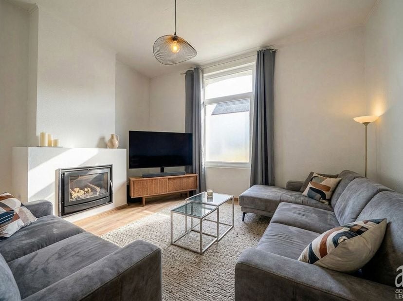 Découvrez cette charmante maison idéalement située dans un environnement paisible à Kain. <br />
Le bien se compose comme suit :<br />
Au rez-de-chaus