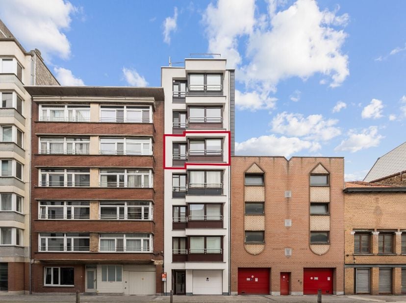 Appartement te koop in Dekenijstraat 17 bus 0401,
                    8400 Oostende