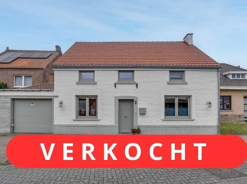 Deze prachtige woning vind je in het hart van Velm, een rustige deelgemeente van Sint-Truiden nabij Landen.<br />
De woning valt onmiddellijk op dankz