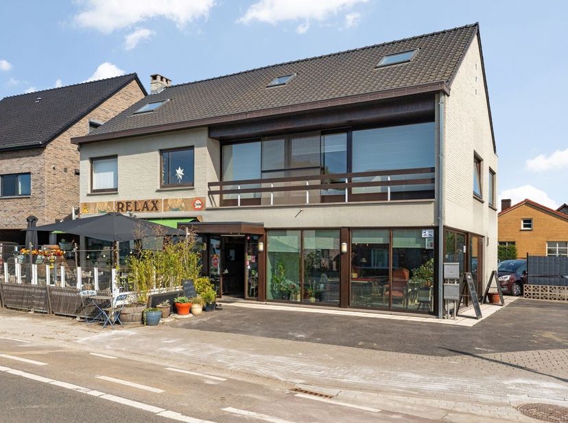Investeringspand met aantrekkelijk rendement op toplocatie in Zonhoven<br />
<br />
Bent u op zoek naar een rendabele vastgoedinvestering met onmiddel