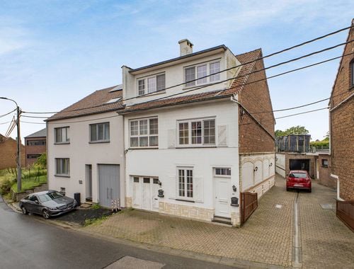                                         Uitzonderlijke woning te koop in Sint-Pieters-Leeuw, € 449.000
