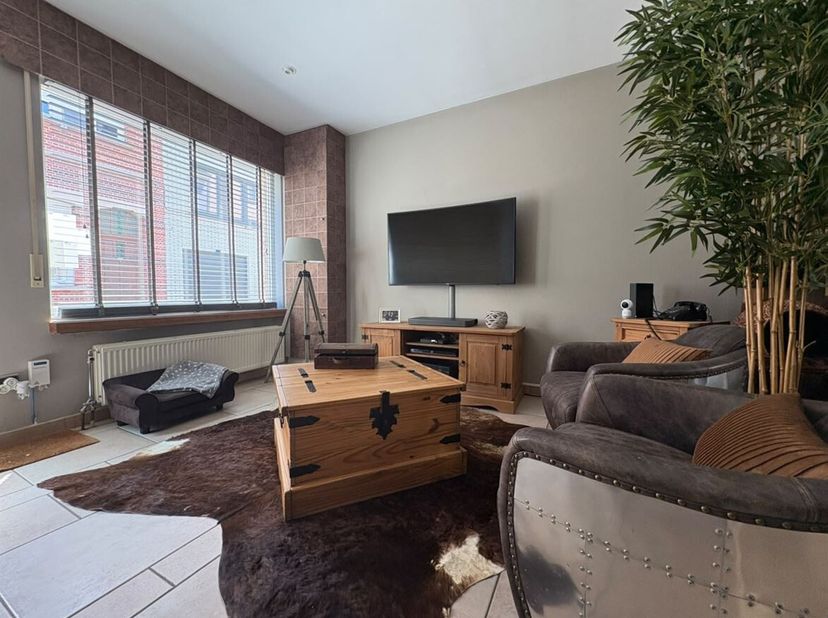 Spacieuse maison de 3 chambres dans un emplacement de choix<br />
Situation : Cette maison spacieuse est située au coeur de Herentals, à quelques pas
