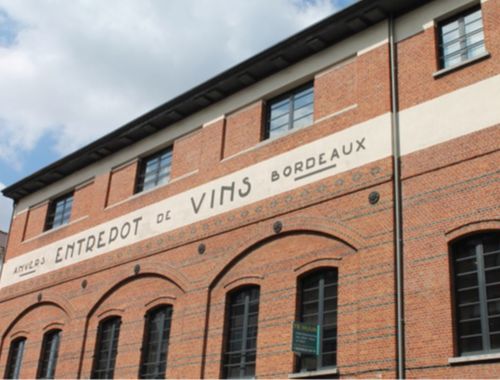                                         Kantoorgebouw te huur in Antwerpen, € 4.975
