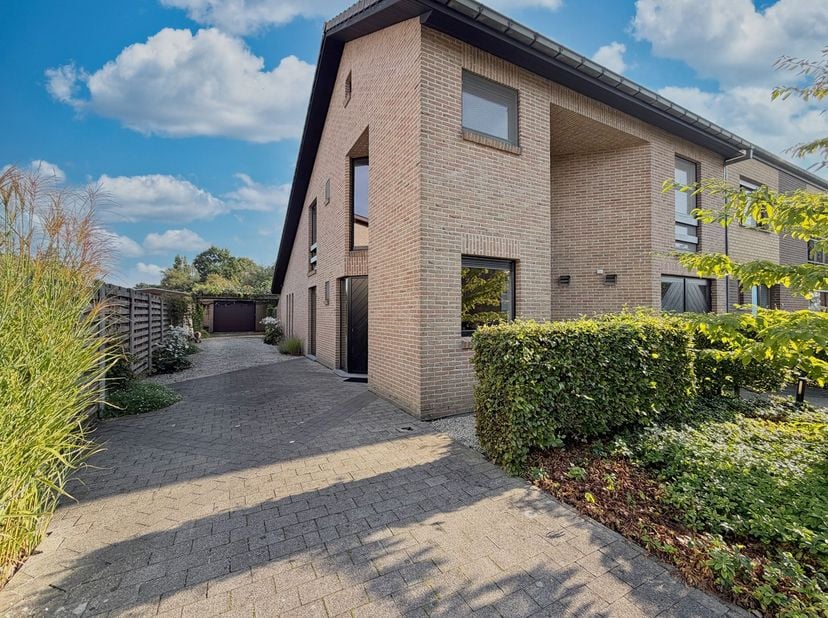 Huis te koop in Rozeveldstraat 15,
                    8820 Torhout