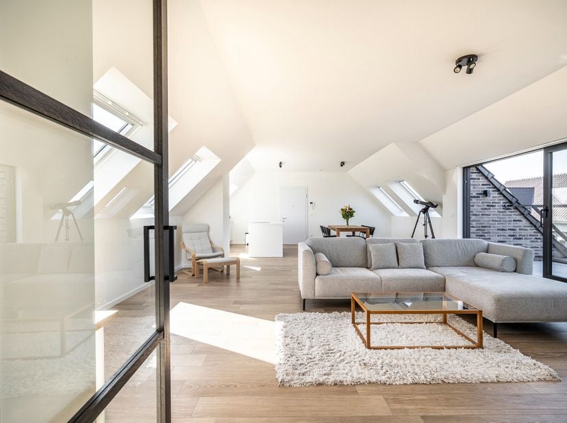 Nieuwbouwappartement met 3 slaapkamers in het hart van Zoersel<br />
<br />
Ontdek dit prachtig nieuwbouwappartement, ideaal gelegen in het dorpscentr