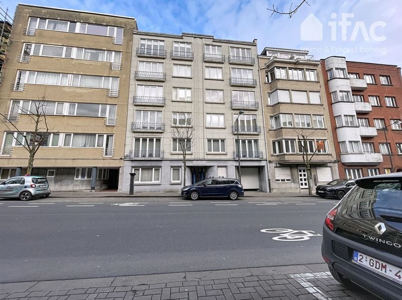 Appartement te koop in Avenue Général Médecin Derache 96 bus 4,
                    1050 Elsene