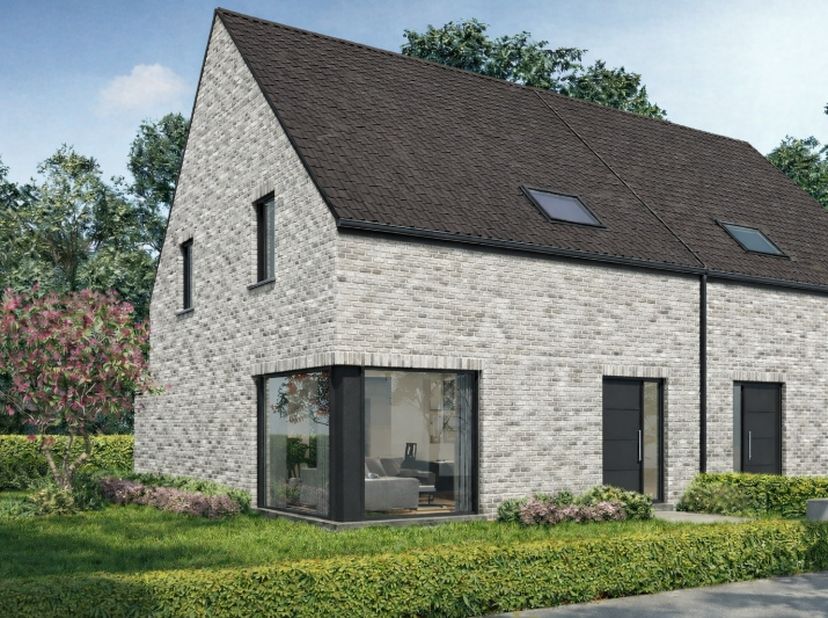 Huis te koop in - -,
                    8740 Pittem