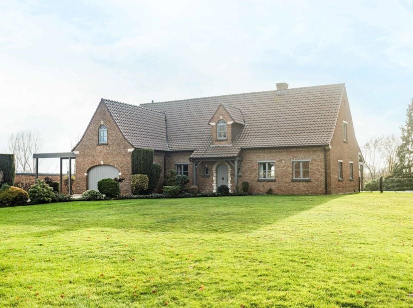 Huis te koop in Heuvelstraat 58,
                    9500 Moerbeke