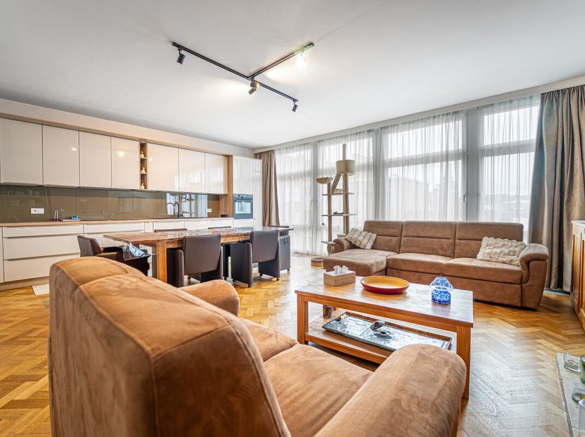 Bedrijfsvastgoed te koop
                    in 6001 Marcinelle