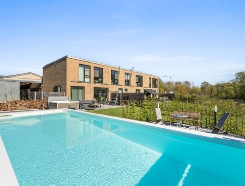                                         Bâtiment commercial à vendre à Sint-Martens-Lennik, € 1.650.000

