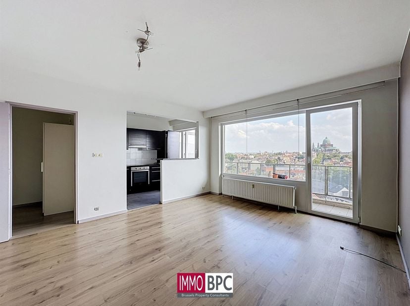 Découvrez ce superbe appartement de ±80 m² situé au dernier étage d'un immeuble à Ganshoren. Lumineux, moderne et parfaitement agencé, il offre un cad