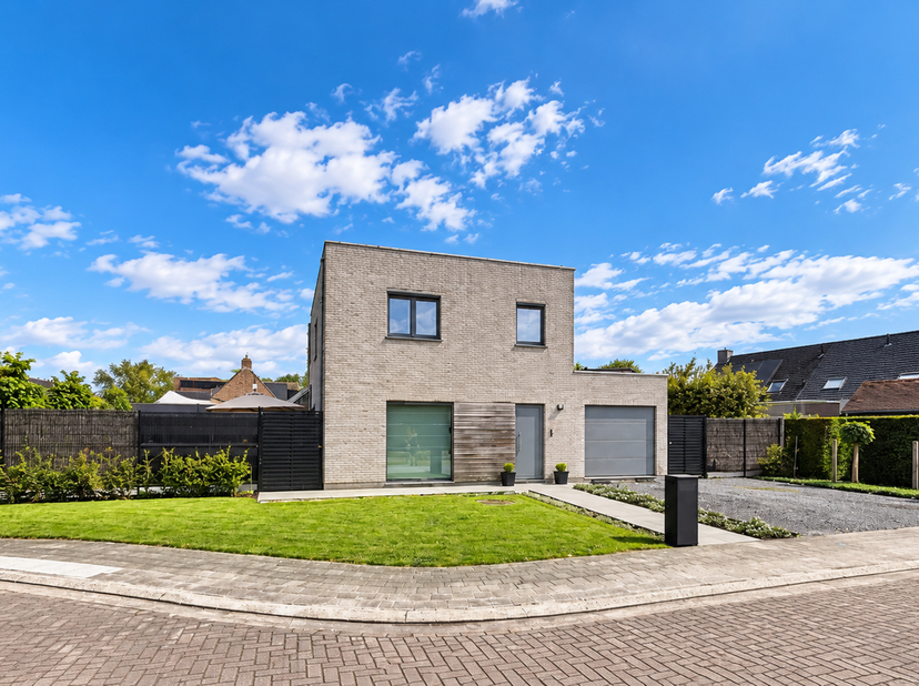 Maison à vendre à Hazelstraat 49,
                    8800 Beveren