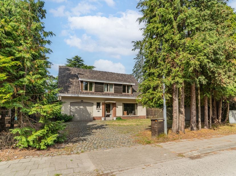 Huis te koop in Turnhoutsebaan 141,
                    2400 Mol