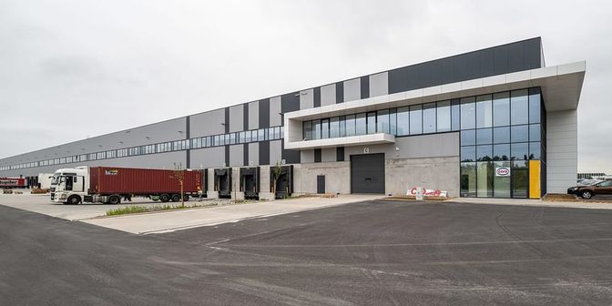 Bien professionnel à louer à 6220 Heppignies
