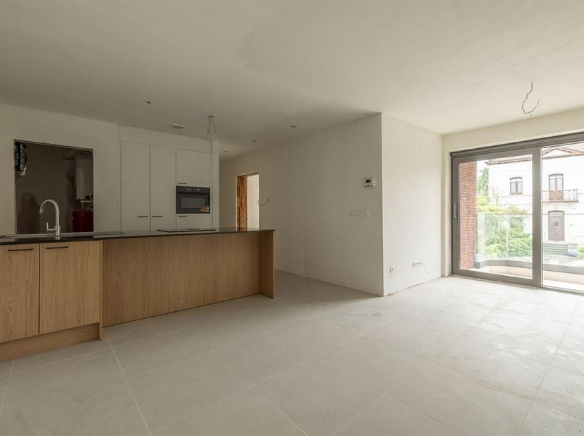 Situé sur la Basilieklaan à Scherpenheuvel, cet appartement de deux chambres se trouve dans un endroit central et animé, à quelques pas de l'emblémati