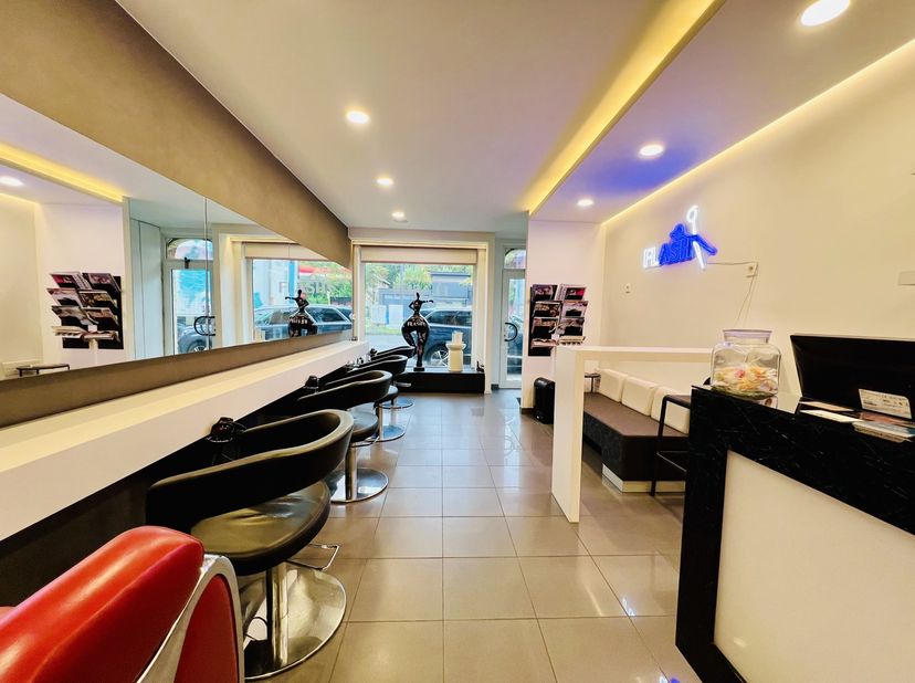 Bien professionnel à vendre à Baron Ruzettelaan 75,
                    8310 Assebroek
