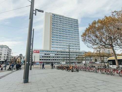                                         Bureaux à louer à Antwerpen, € 10.125
