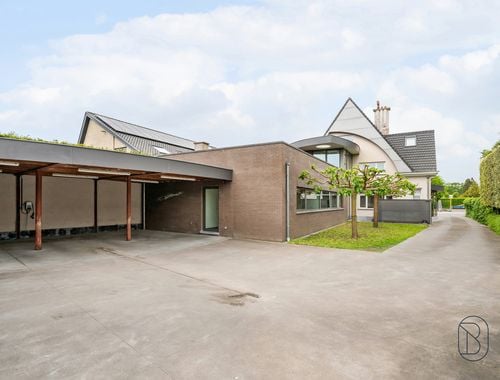                                         Gemengd gebruik te koop in Waregem, € 935.000
