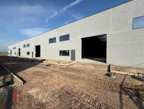                                         Bedrijfsgebouw te huur in Evergem, € 2.100
