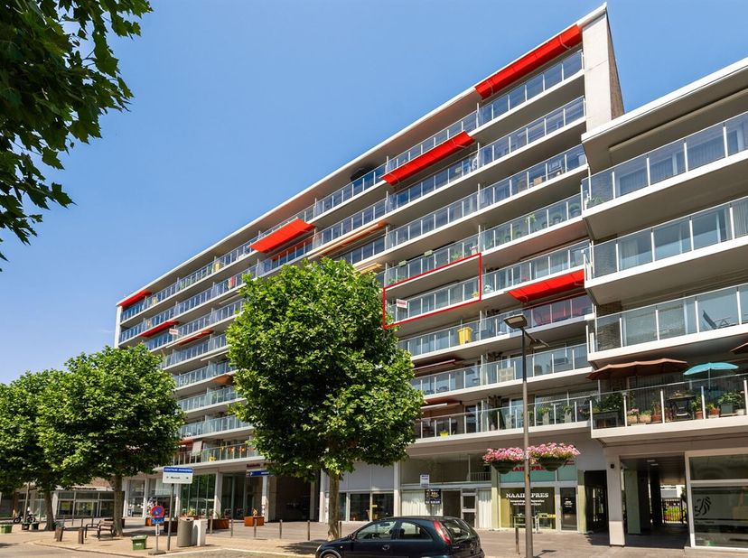 Appartement met 3 slaapkamers, zuidgericht terras en garage<br />
Appartement<br />
Het appartement is gelegen op de vierde verdieping en is bereikbaa