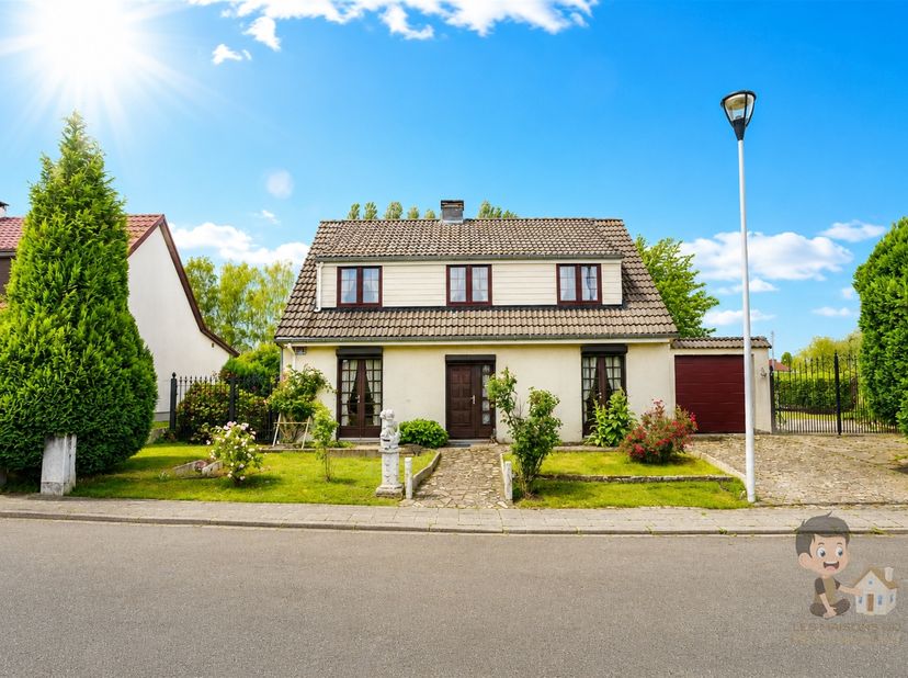 Prachtige villa gelegen in een omheinde wijk in Fleurus! <br />
<br />
Deze ruime villa is ideaal gelegen in een rustige en beveiligde omgeving en b