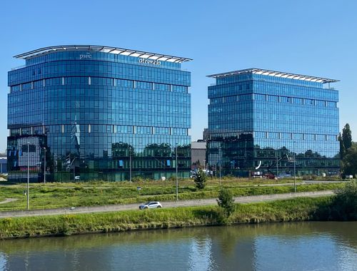                                         Espace de bureaux à louer à Gent, € 9.115
