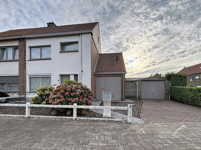 Huis te koop in Geraniumlaan 11,
                    8790 Waregem