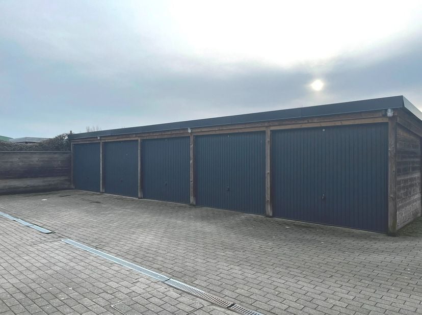 Garage te huur in Spoorwegstraat 32,
                    8560 Wevelgem