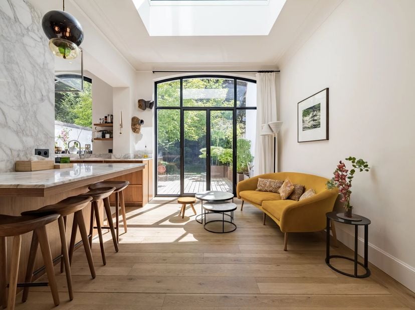 Barnes a le privilège de vous présenter une demeure d'exception.<br />
Nichée à quelques pas de la prestigieuse place Brugmann, au cur de l'un des qua