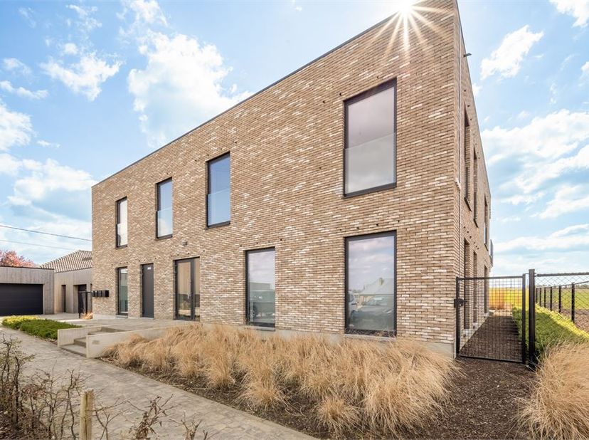 Appartement te koop in Vredestraat 1 bus 3,
                    3870 Heers