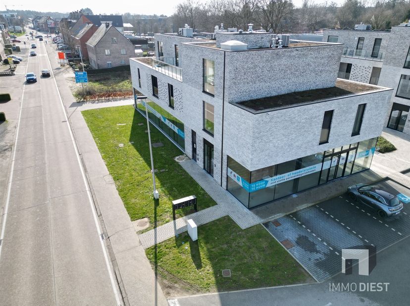 Bien professionnel à louer
                    à 3945 Oostham