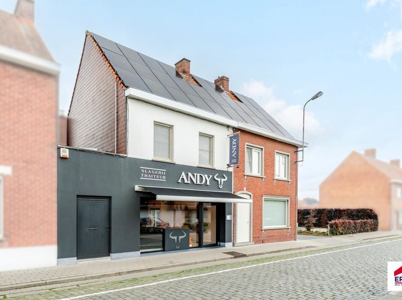 Bien professionnel à vendre à Schuiferskapellestraat 32-34-36,
                    8740 Pittem