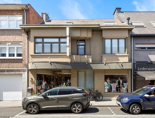                                         Handelsgelijkvloers te huur in Aartselaar, € 1.000
