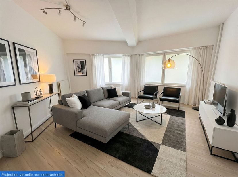 IMMOSCHIMIDT (Ref. 29222) - EVERE- (Tilleul) : Te renoveren appartement gelegen op de begane grond van een klein gebouw met 3 verdiepingen. Het bestaa