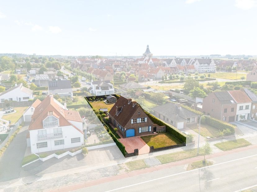 Heist: Spacieuse maison individuelle prête à emménager avec 4 chambres et grand jardin ensoleillé à vendre dans un emplacement privilégié à Heist. À l