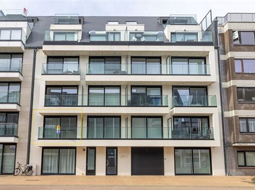 Recent en gemeubeld appartement in de nieuwbouwresidentie Capri II, ideaal gelegen vlak bij de Zeedijk en op wandelafstand van het winkelcentrum. Het