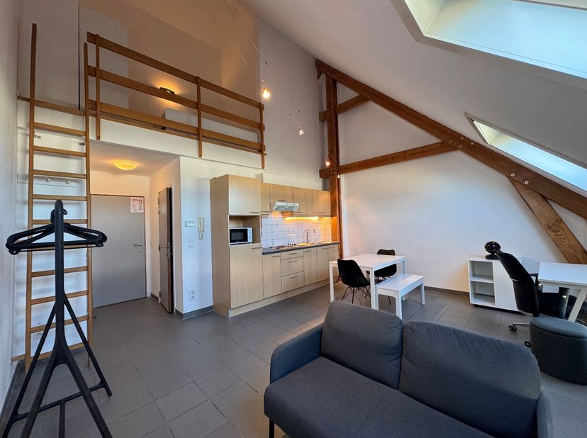 Appartement te huur in Sint-Pietersplein 58 bus 31,
                    9000 Gent