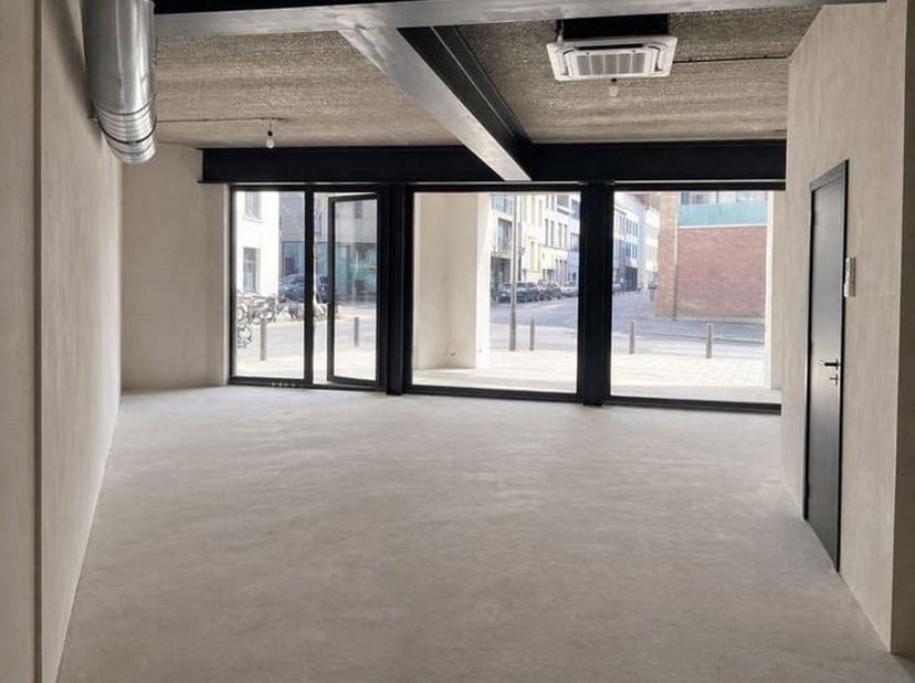 Bedrijfsvastgoed te huur in Bredastraat 77,
                    2060 Antwerpen