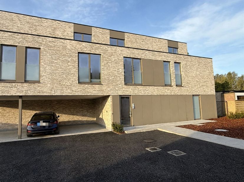 Appartement te huur in Steenweg Hulst-Lessen 10  bus 2,
                    9140 Elversele