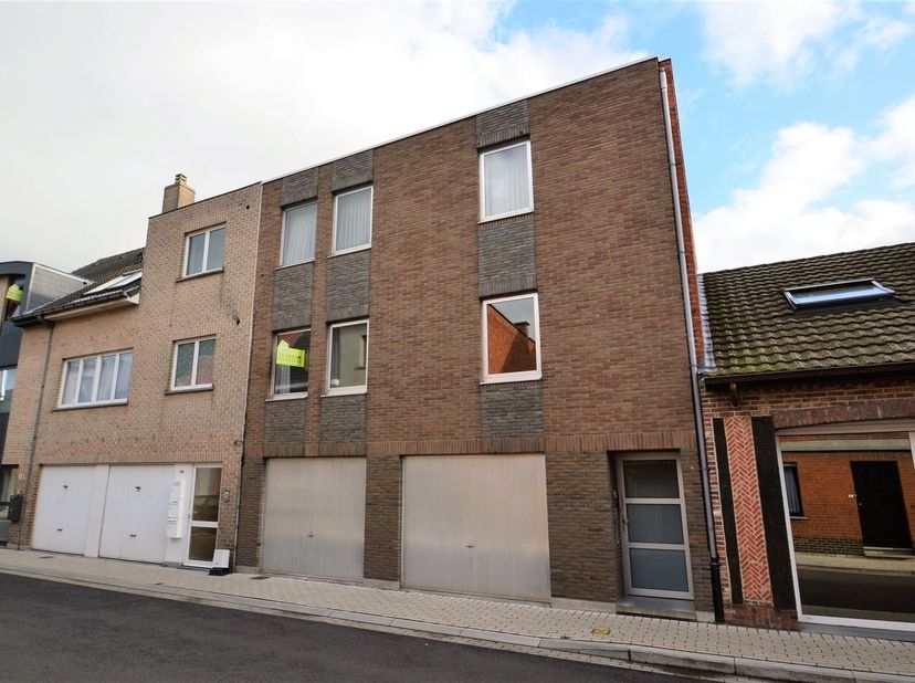 Gezellig appartement aan rand centrum<br />
Dit gezellige appartement is gelegen op de eerste verdieping van een kleinschalig gebouw met slechts twee