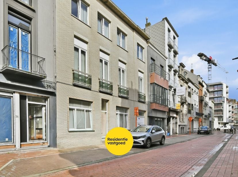 Karaktervol opbrengsteigendom met 4 appartementen op topligging in een zijstraat van de Grote Markt van Blankenberge, op wandelafstand van het centrum