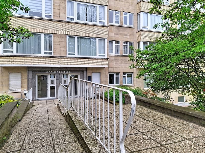 Appartement 1 chambre de 70 m² pres du quartier Européen :<br />
Situé au 1er étage d’un immeuble en copropriété, cet agréable appartement de ± 70 m²