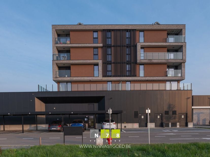 NIEUWBOUWAPPARTEMENT IN "RESIDENTIE GERKENSPARK" MET 2 SLAAPKAMERS, RUIM TERRAS VAN 86M², PRIVATIEVE AUTOSTAANPLAATS &amp;amp; BERGING OP EEN TOPLOCATIE T