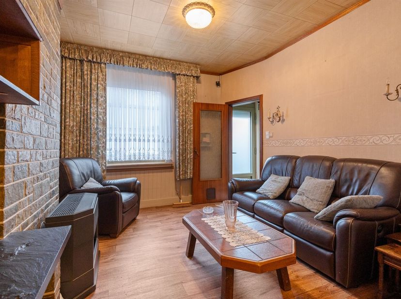 Journée portes ouvertes le samedi 14 mars de 11h à 12h<br />
Charmante petite maison avec possibilité de deux chambres à coucher<br />
 Situation :
