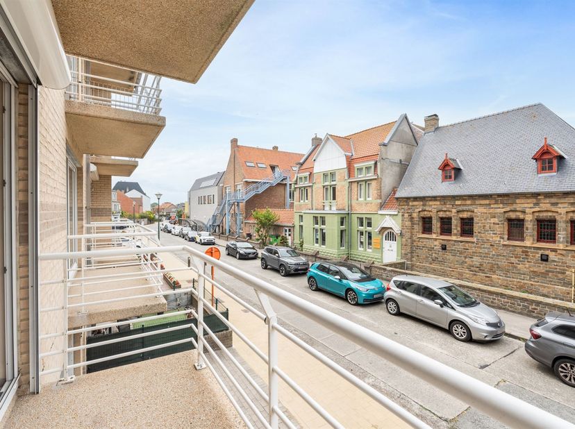 Zonnig 2-slaapkamerappartement met lift en garageoptie<br />
Op een toplocatie te Bredene, op wandelafstand van het strand, de winkels, het centrum e