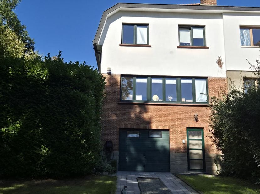 Maison à louer à ,
                    1180 Uccle